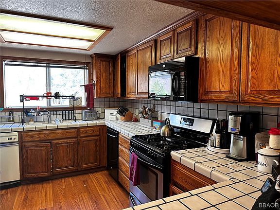 4th image of 2062 Fox Ln