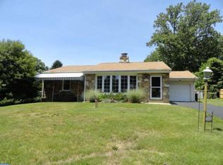 102 Windswept Dr, Feasterville Trevose, PA 19053