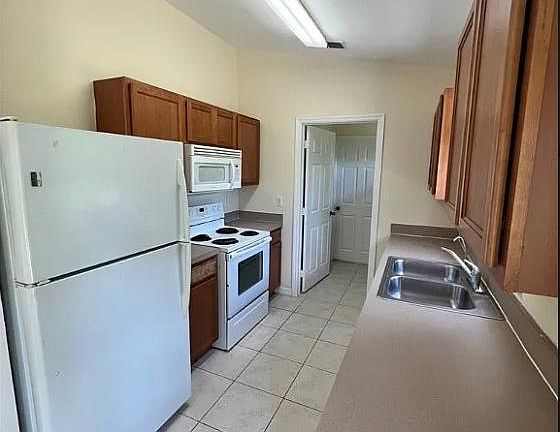 5th image of 1117 Randletree St E