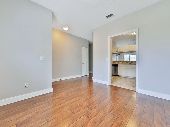 3rd image of 11044 Beckley Pl