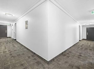 2 Glenhaven St #305, Toronto, ON M6M3L8