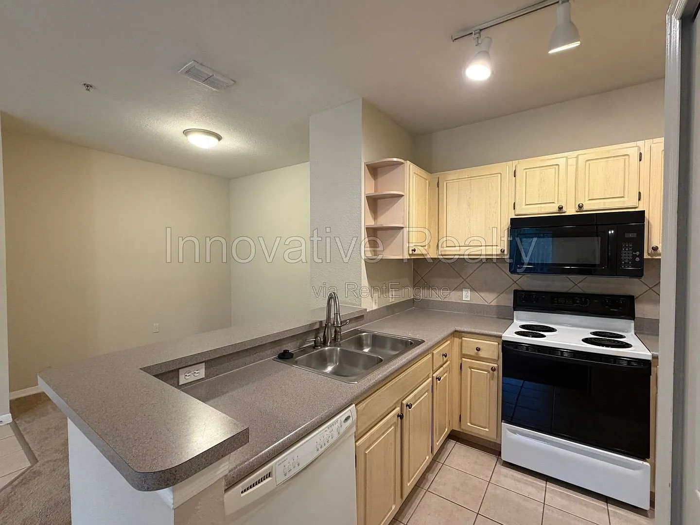 2 bed, 1.0 bath, 898 sqft, $1,495 — Photo 4
