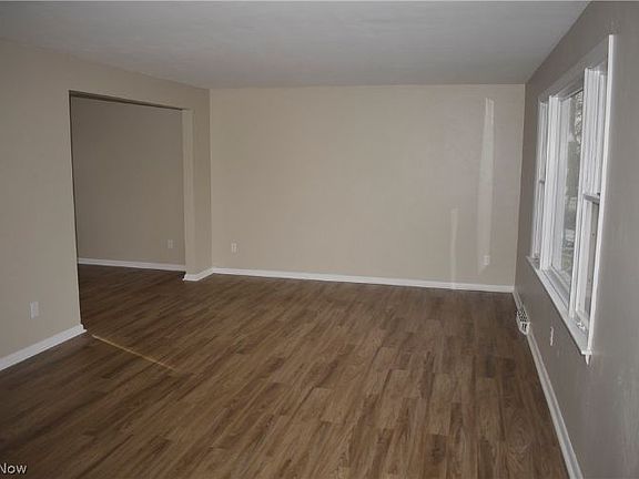 5th image of 497 Liberty St