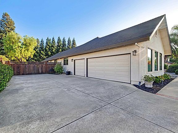 5th image of 511 Rhea Way