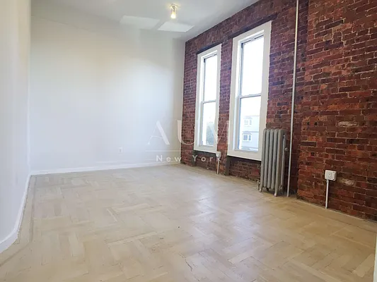 Rented by Zone Corp | media 23