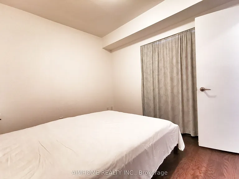 58 Orchard View Blvd #2007 — Photo 14