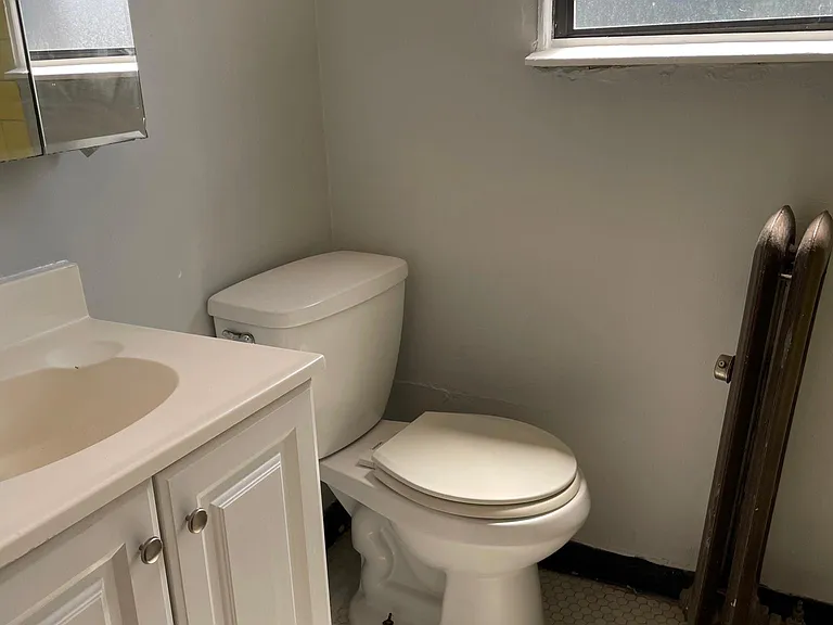 3121 N Hamlin Ave #2I — Photo 6