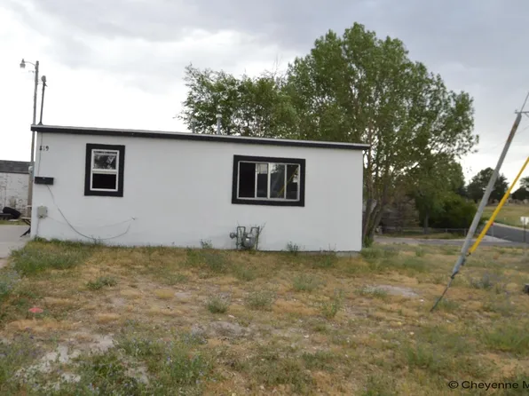 819 W 9th St, Cheyenne, WY 82007