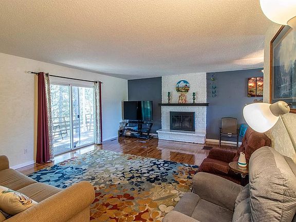 French doors leading to the deck