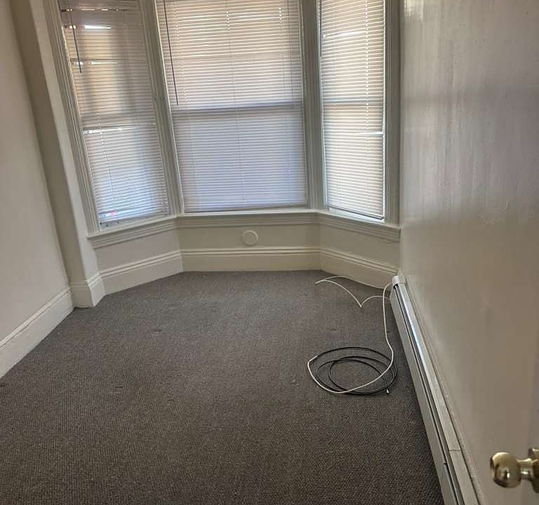 1st image of 256 High St #256