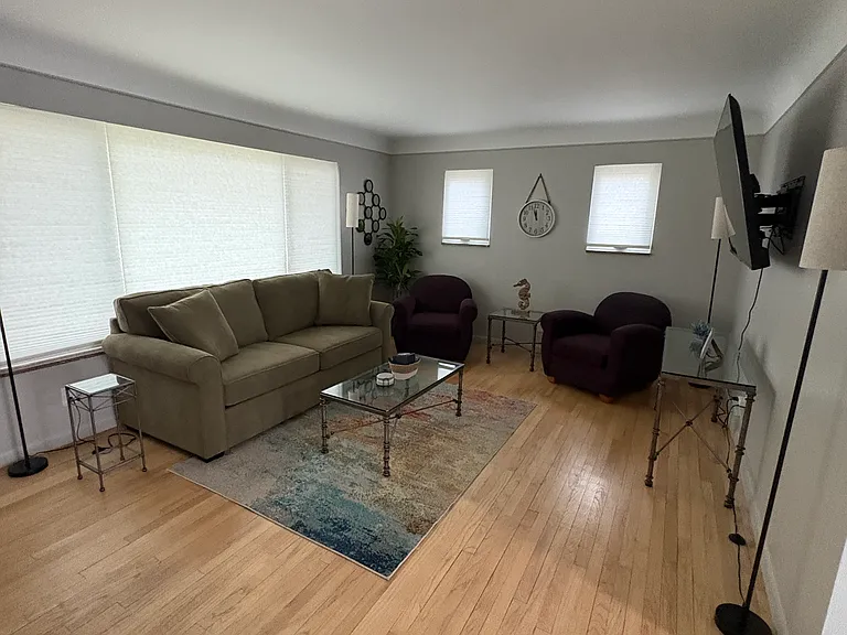 175 Ashland St — Photo 7