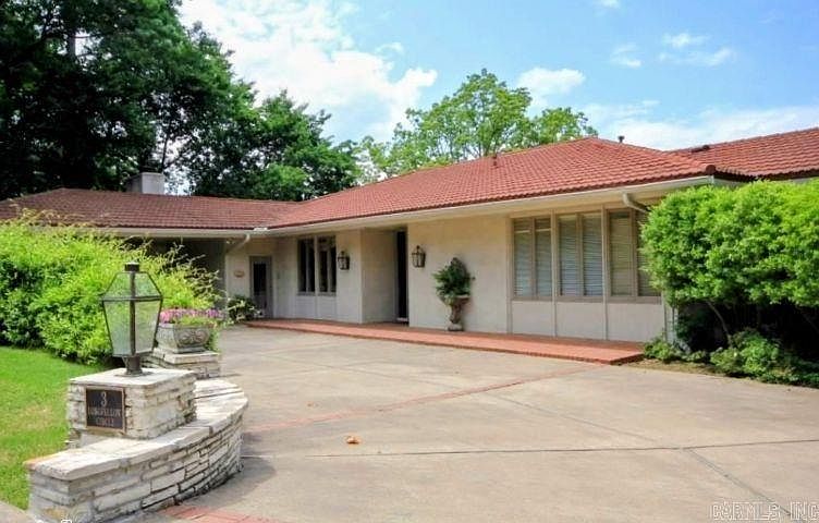 1st image of 3 Longfellow Cir