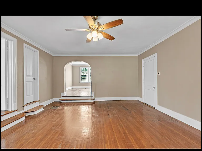 2-701 E Pkwy S — Photo 13