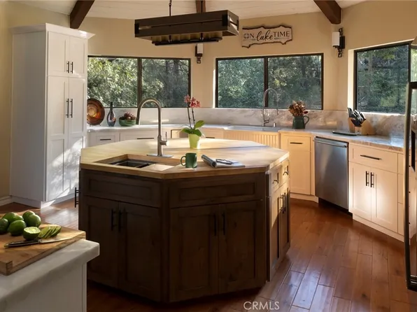 28982 N Shore Rd, Lake Arrowhead, CA 92352