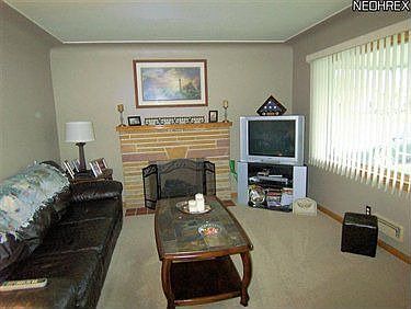 4th image of 111 Buell Ave