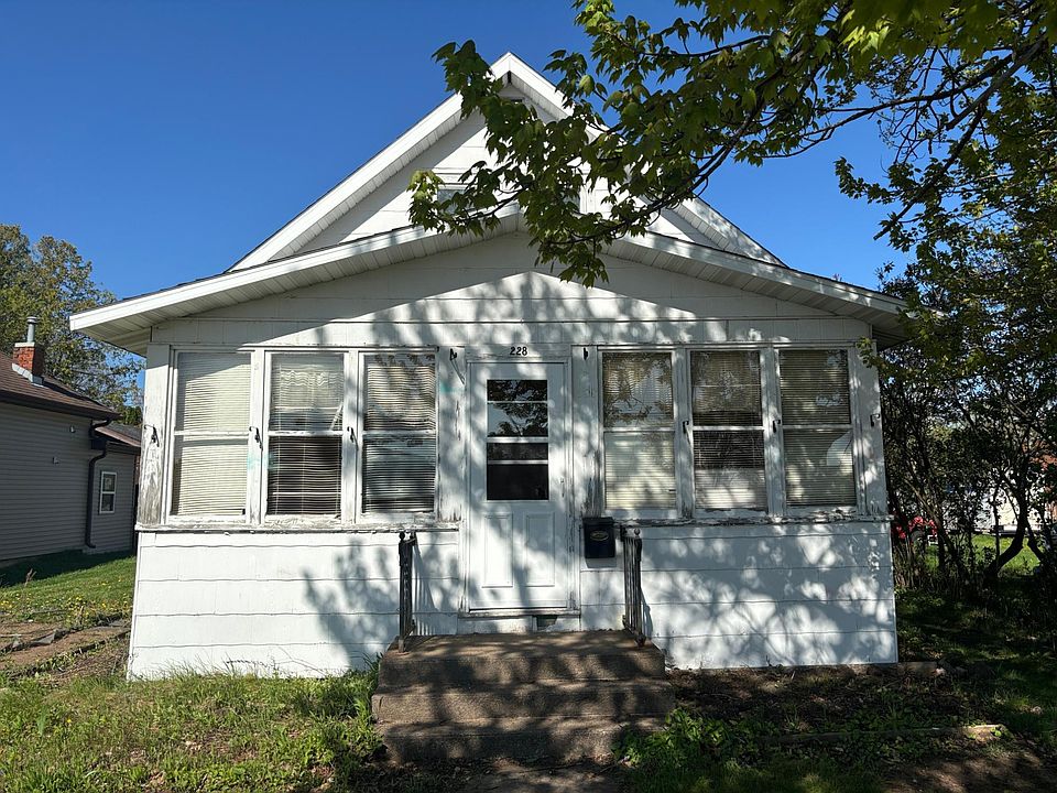 1st image of 228 6th Ave S #S