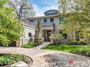 1 Lakewood Dr, Glencoe, IL 60022