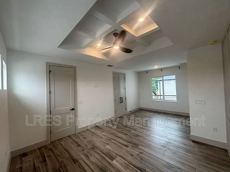 722 Ellwood Ave — Photo 35
