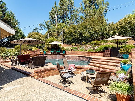 5th image of 2993 Knollwood Dr