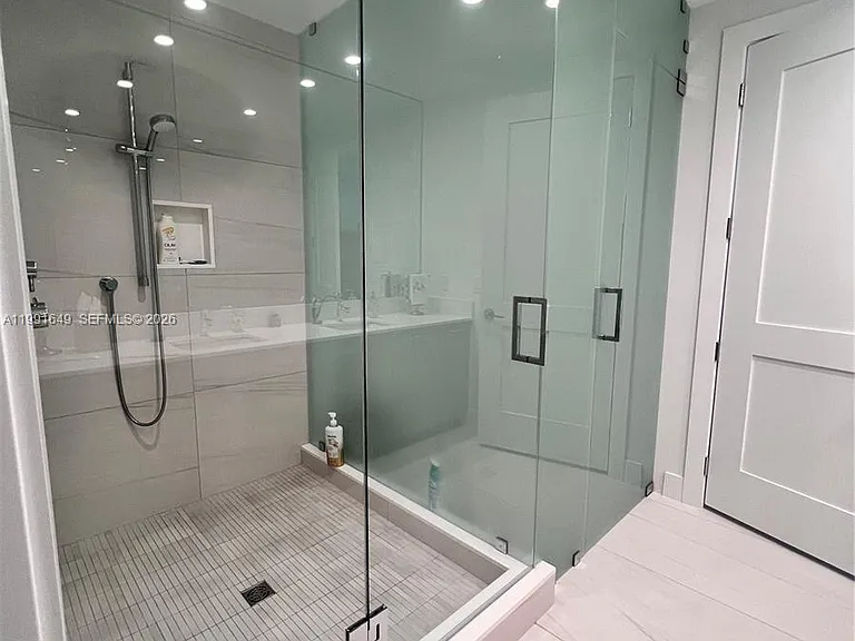 153 N Seabreeze Blvd #1703 — Photo 11