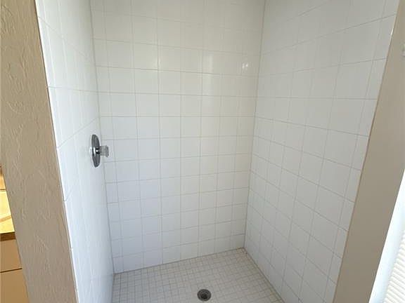 4th image of 2513 48th St SW