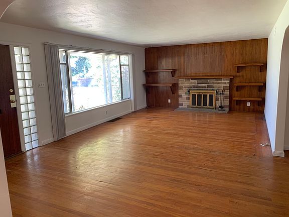4th image of 5709 Carlson Dr