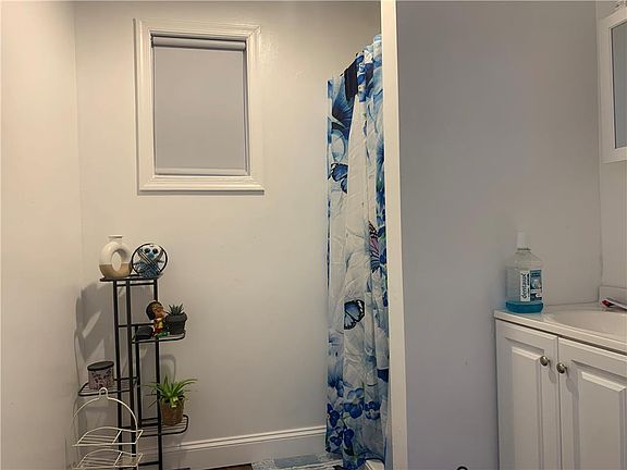 4th image of 518 Glendon Ave