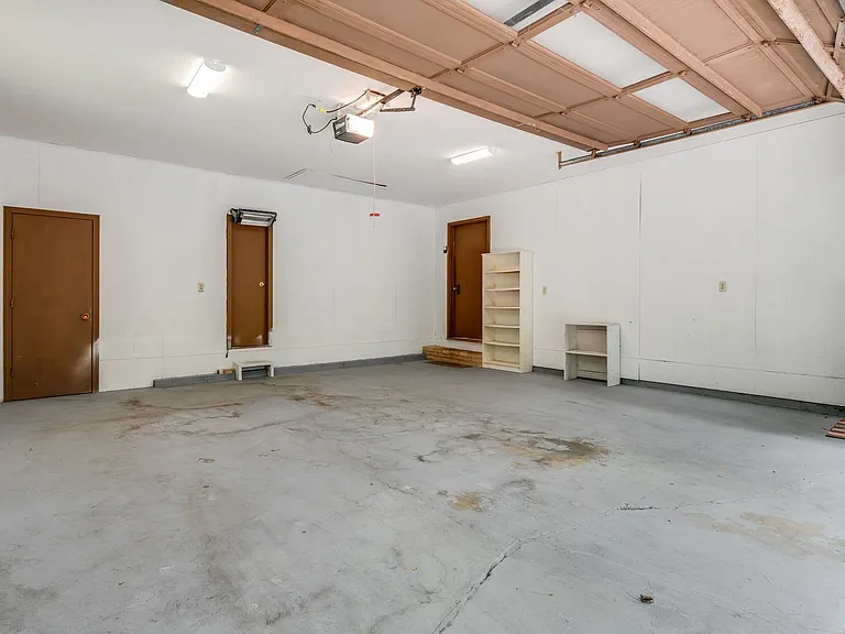 102 Arbor Ln — Photo 18