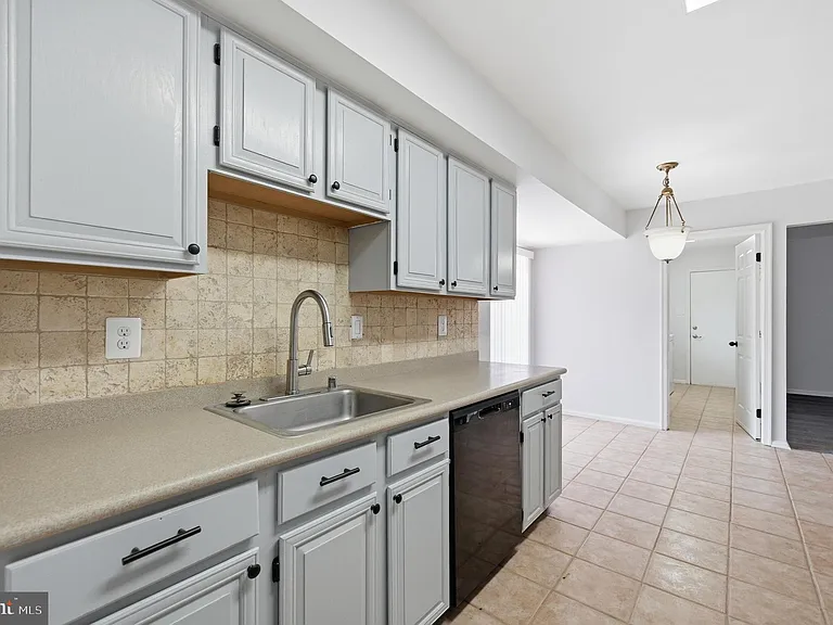 10609 Oxford Ct — Photo 35