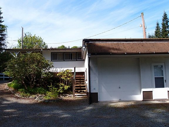 5th image of 831 Patricia Ann Dr