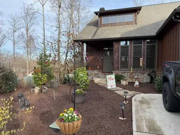 5 Upper Knoll Dr, Blue Ridge, GA 30513