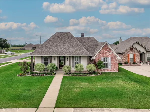 301 Newport Ln, Benton, LA 71006