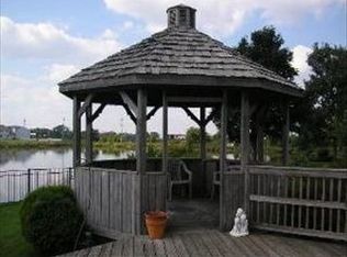 10055 Yardley Dr, Huntley, IL 60142