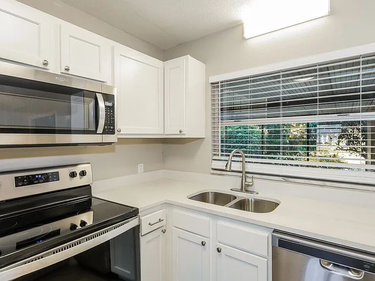 1212 Hunt Ave — Photo 8