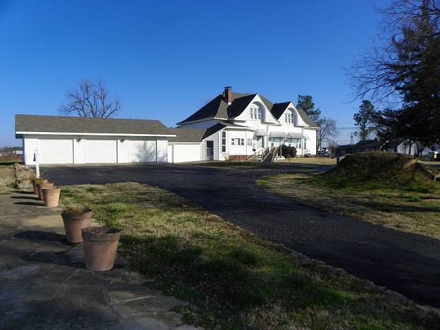 Landmark Home 3 BR, 2 BA