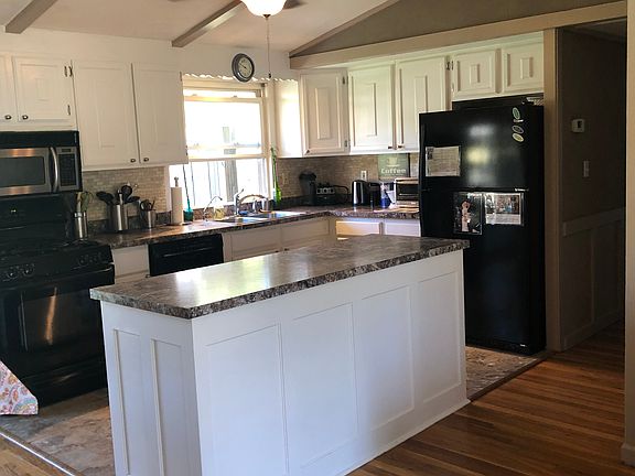 ALL Appliances Stay! 