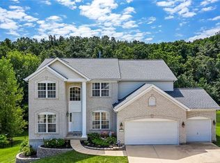 932 Green Arbor Dr, Fenton, MO 63026