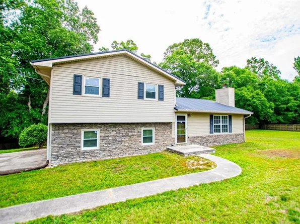 284 Katie Ln, Carrollton, GA 30117
