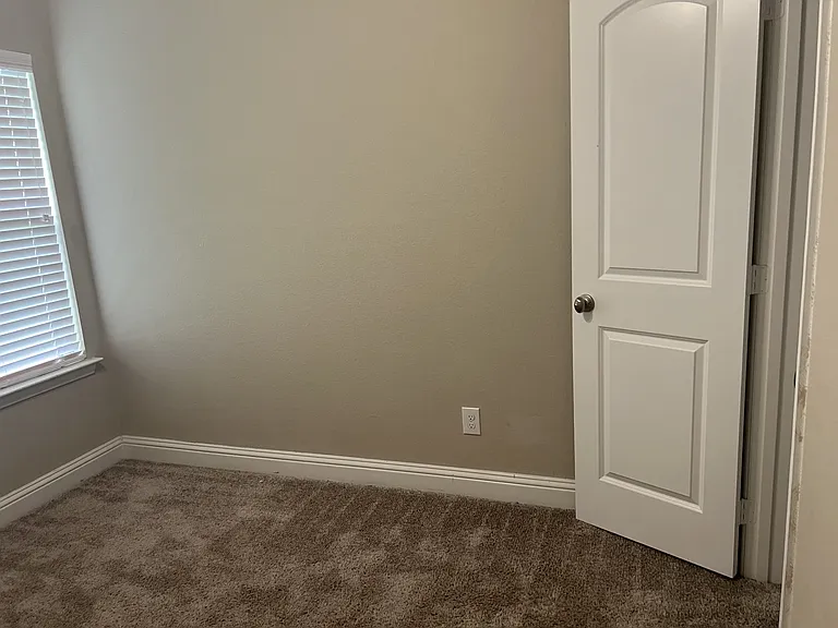 1402 Warringwood Dr — Photo 19