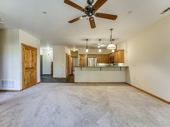 4th image of 11420 Dolomite Way APT 6)