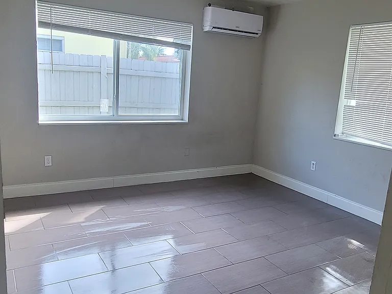 800 Moffett St #4 — Photo 3