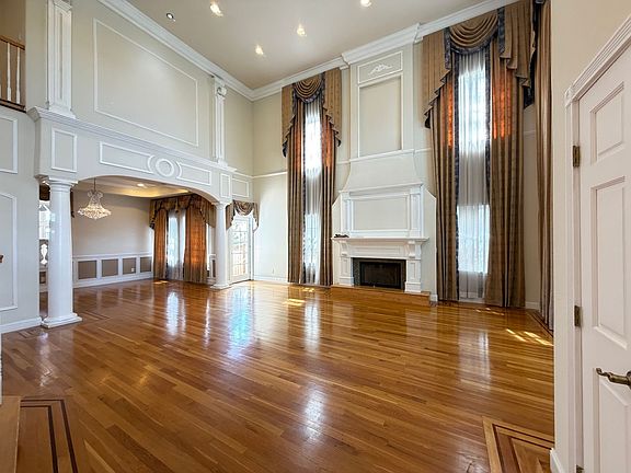 4th image of 738 Palmera Ct