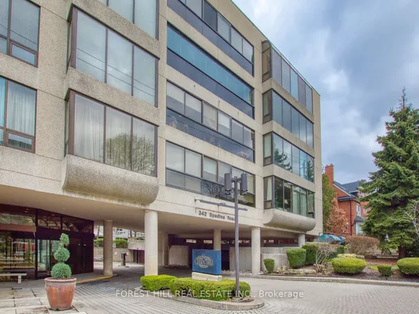 342 Spadina Rd #201, Toronto, ON M5P 2V4