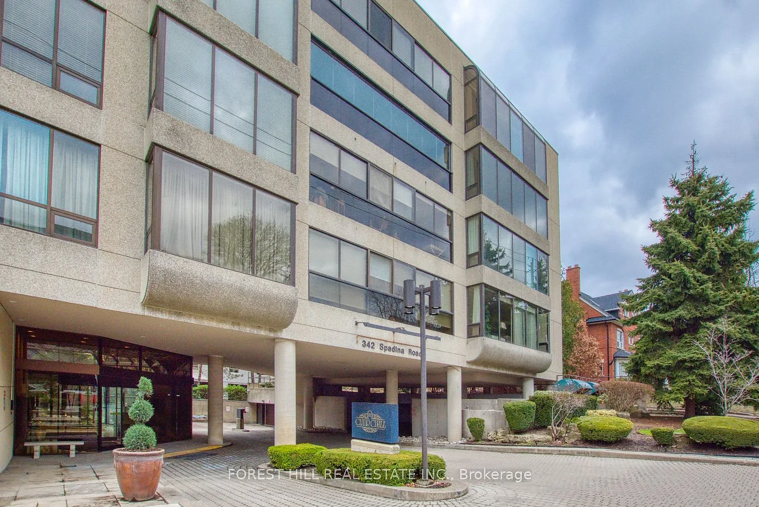 342 Spadina Rd #201 photo 1