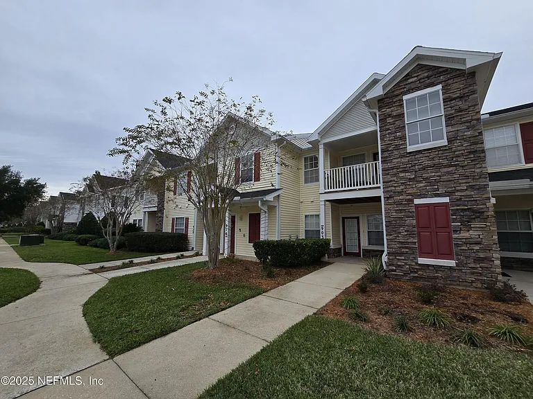 575 Oakleaf Plantation Pkwy #903 — Photo 3