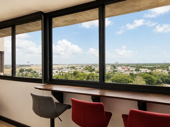 1 Laguna, Carolina, PR 00979