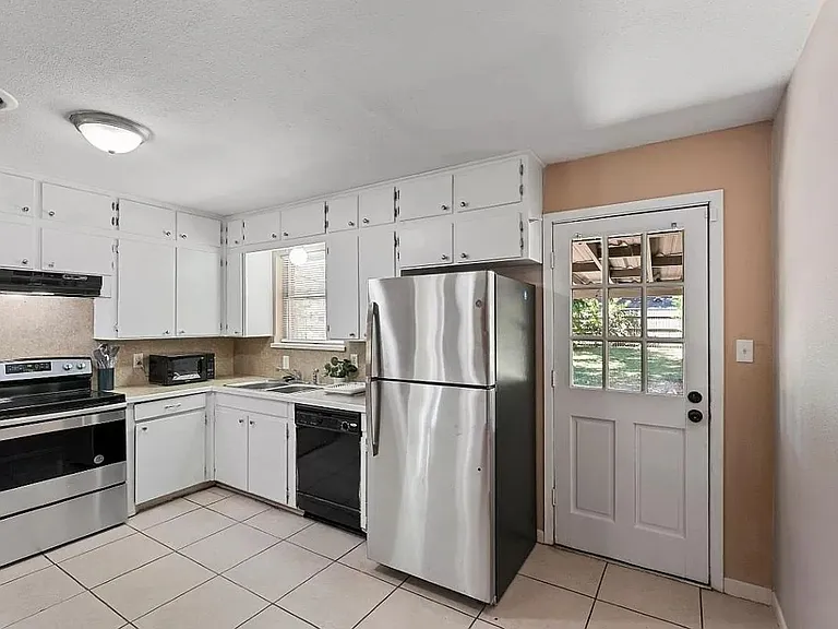5720 Wharton Dr — Photo 5