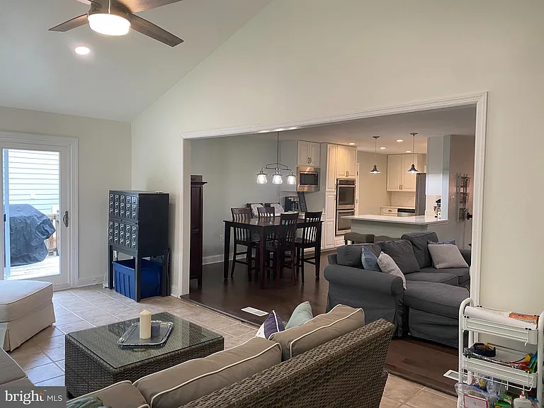 7705 Carrleigh Pkwy — Photo 6