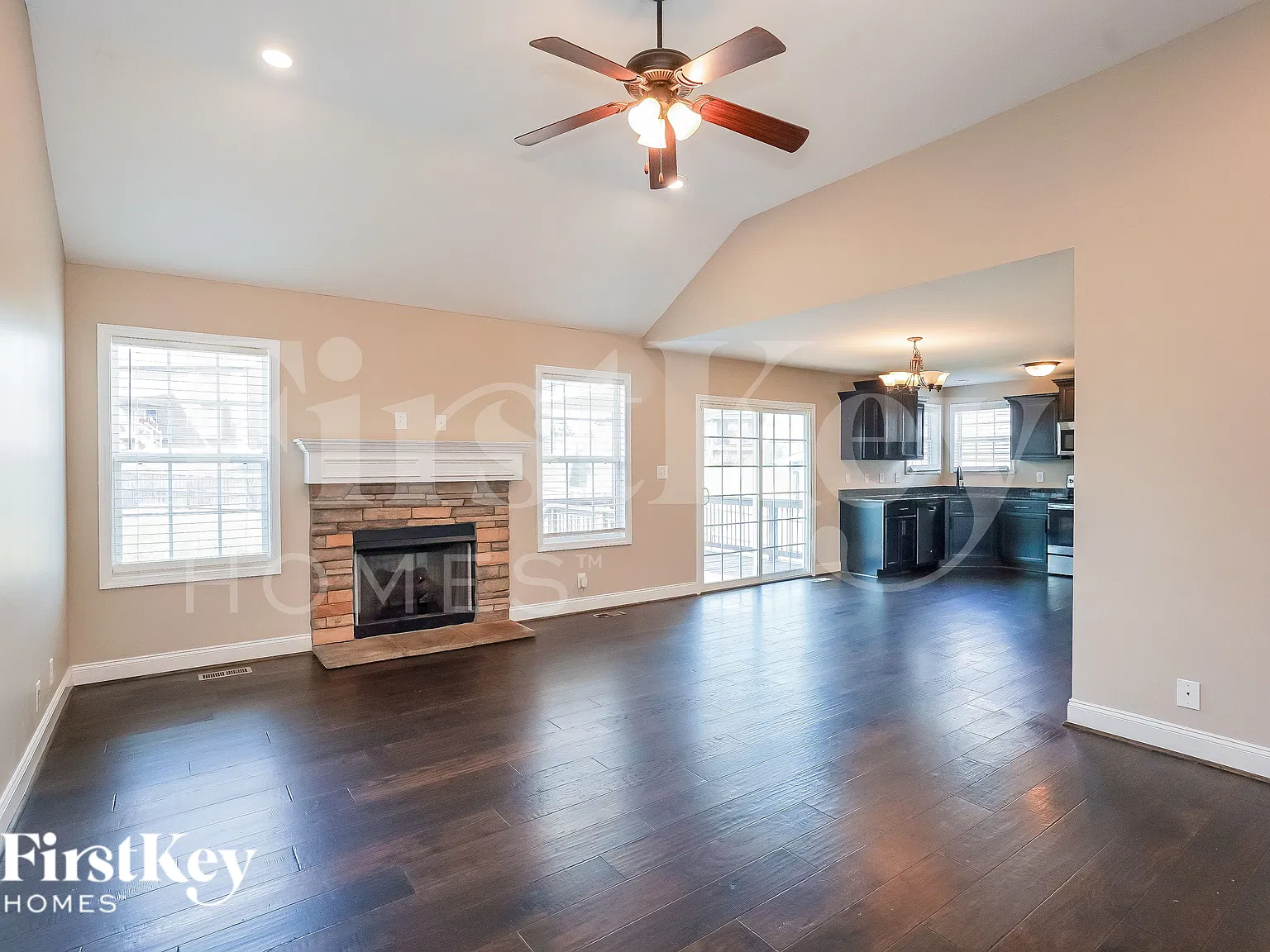 4 bed, 3.0 bath, 1984 sqft, $2,155 — Photo 3