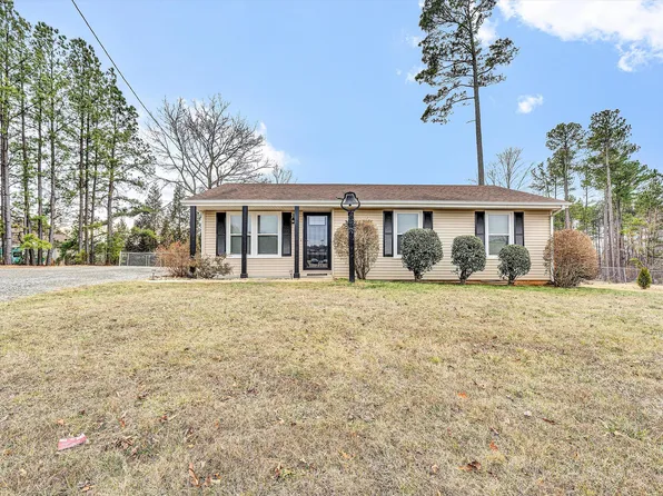 5050 Stewartsville Rd, Moneta, VA 24121